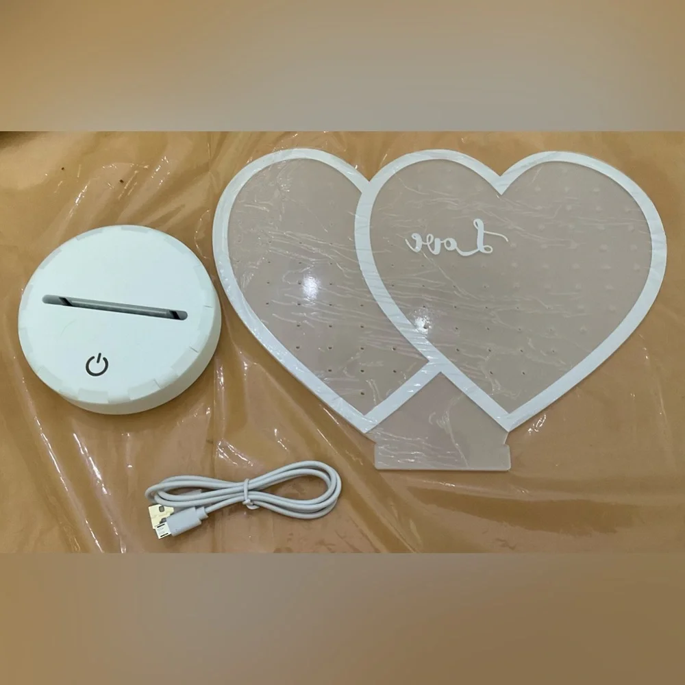 Hutuzldz: Double heart shaped design white acrylic earrings holder/organizer.